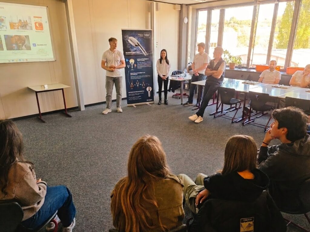 Ausbildungsbotschafter berichten den Schülern des Scheffel-Gymnasiums Lahr über die vielfältigen Möglichkeiten der Ausbildung