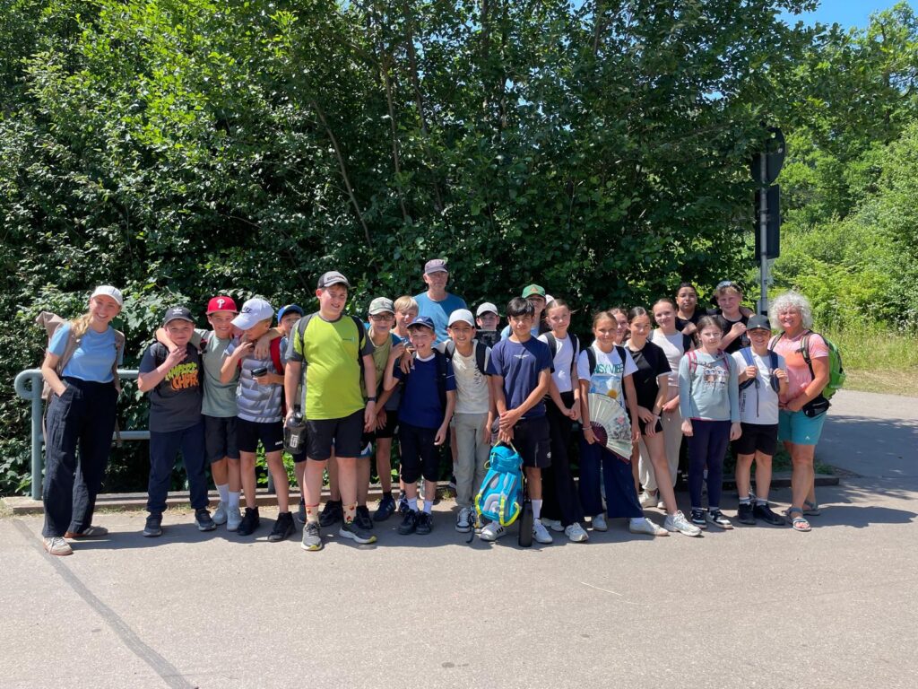 260619ExkursionWaldhaus4 Gruppenbild der ganzen Klasse